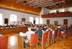 Stadträte und Jugendgemeinderäte gemeinsam im Großen Ratssaal